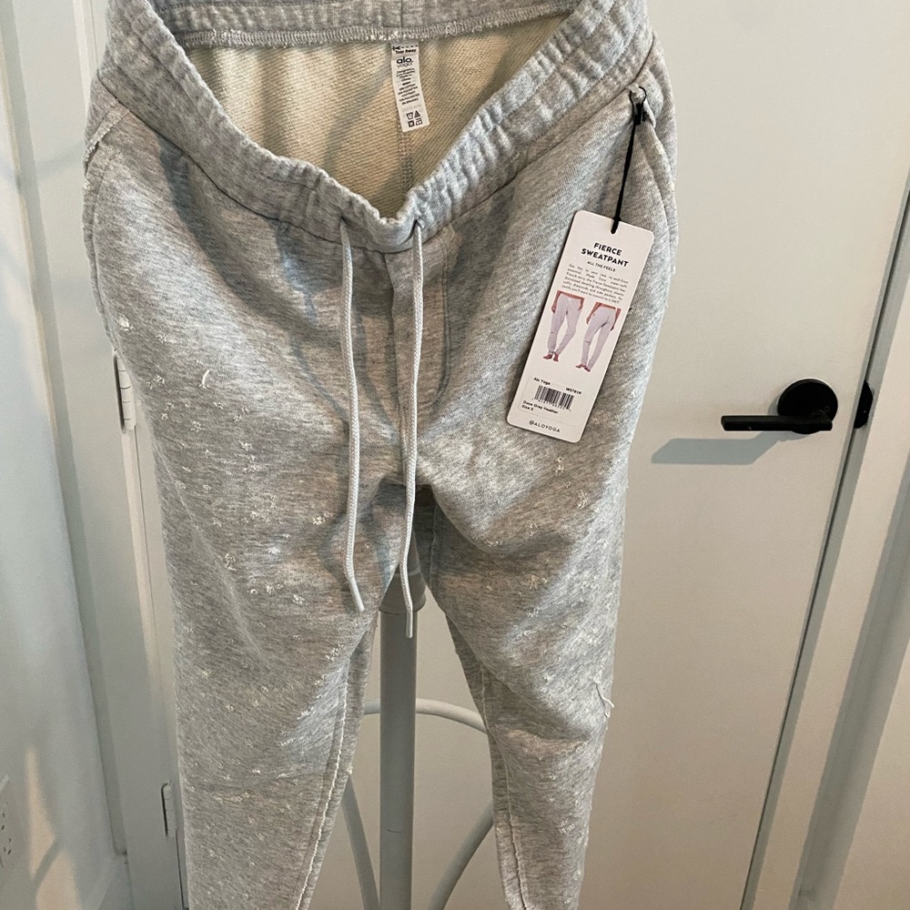 Alo fierce knit sweatpants dove grey heather. Brand new with tags.